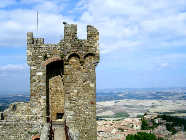 Fortificazione della Fortezza di Montalcino e panorama